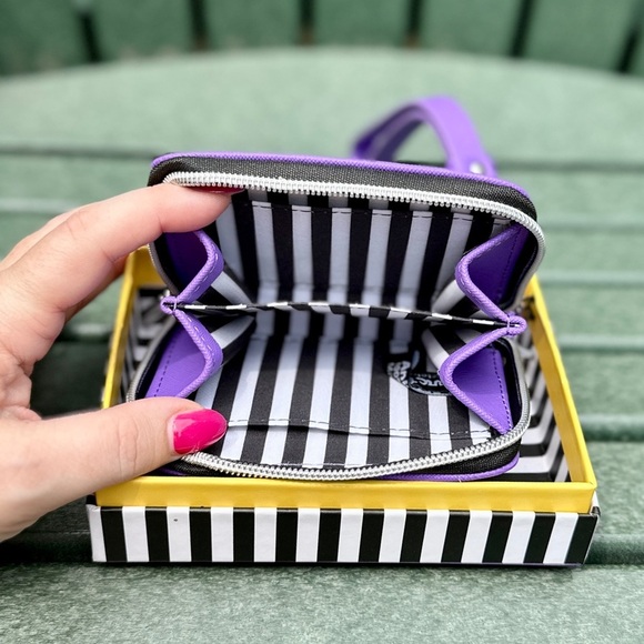 Marc Tetro White Dog Purple Zip Wallet Wristlet NWT - Picture 3 of 7